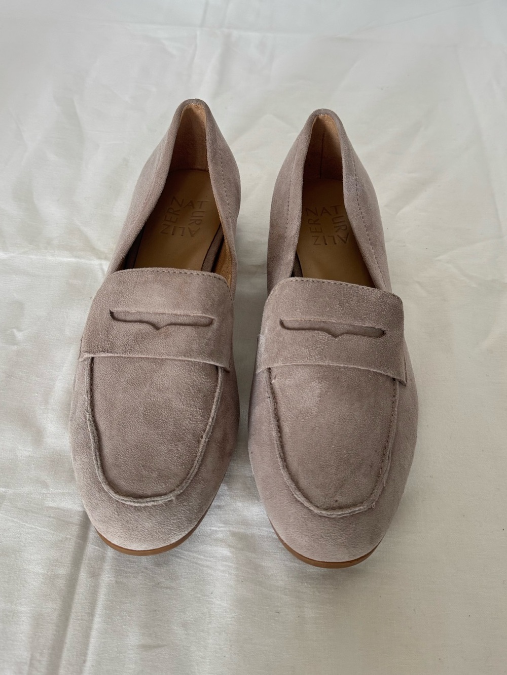 Naturalizer Women's Suede Loafers in Taupe Size 6 - Picture 5 of 10